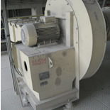 Odtahový ventilátor v cementárně určený k zakrytování